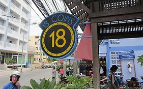 18 Coins Cafe & Hostel